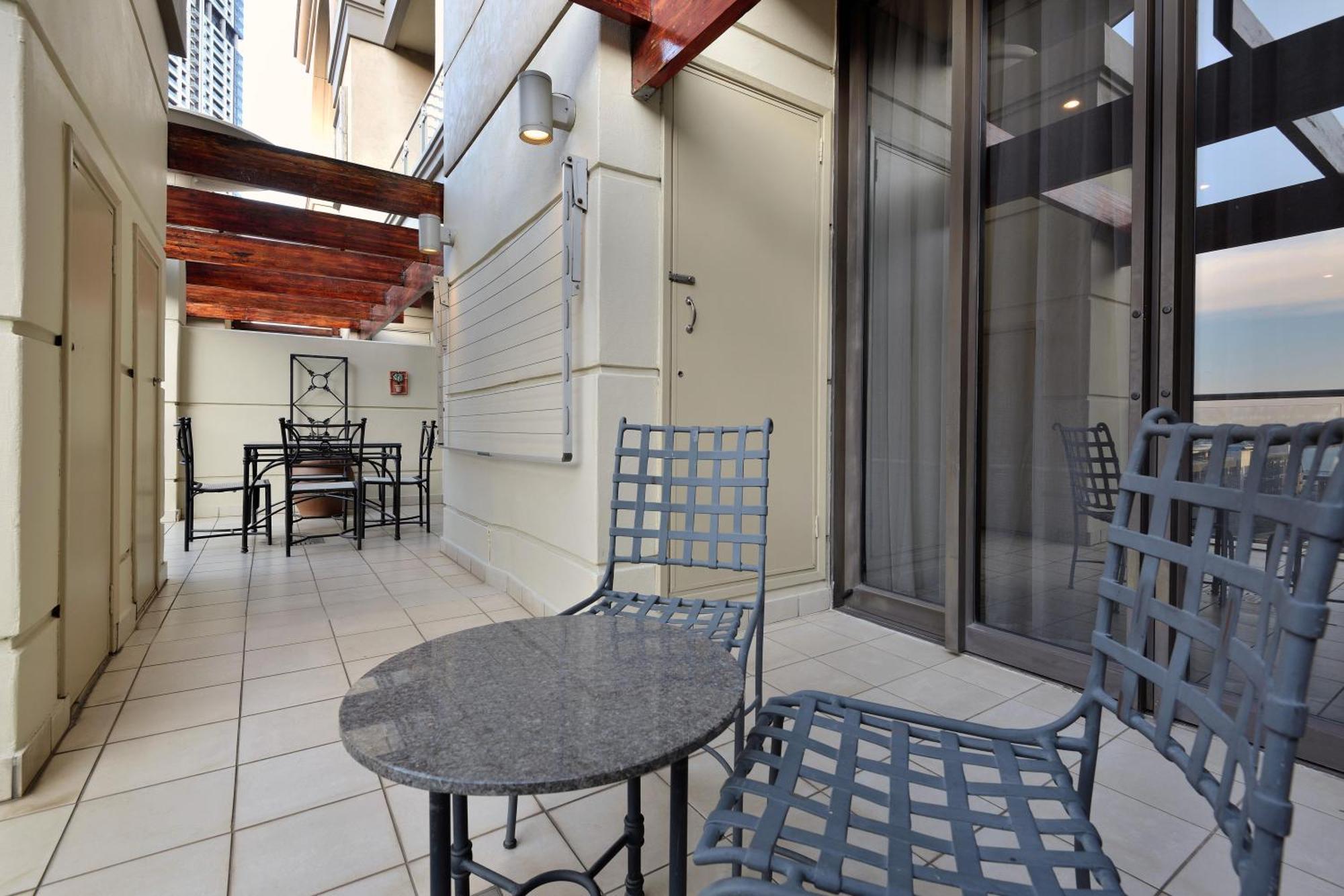 The Michelangelo Towers Hotel Sandton Exterior photo